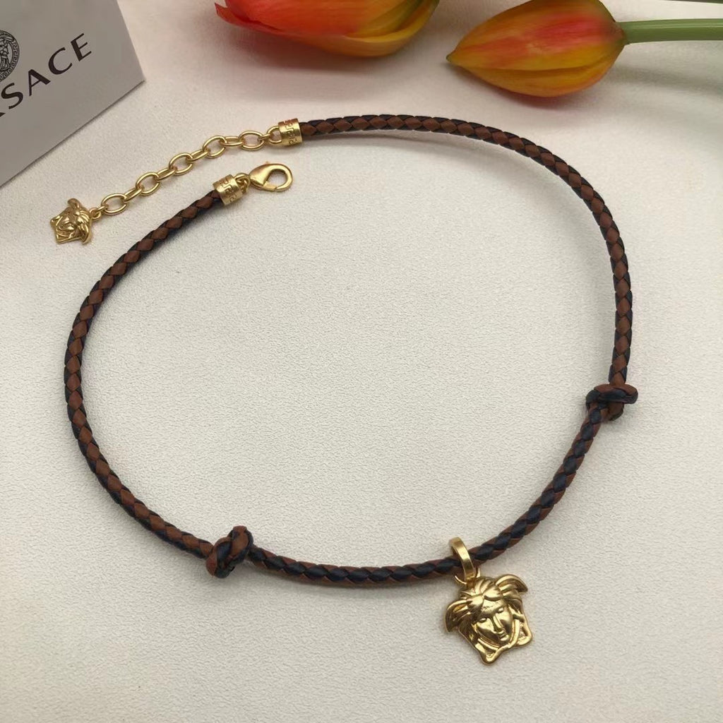 X1Q85V139X Popular Necklace. Bracelets