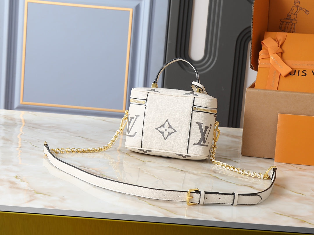 B1P76E2 Popular leather bag