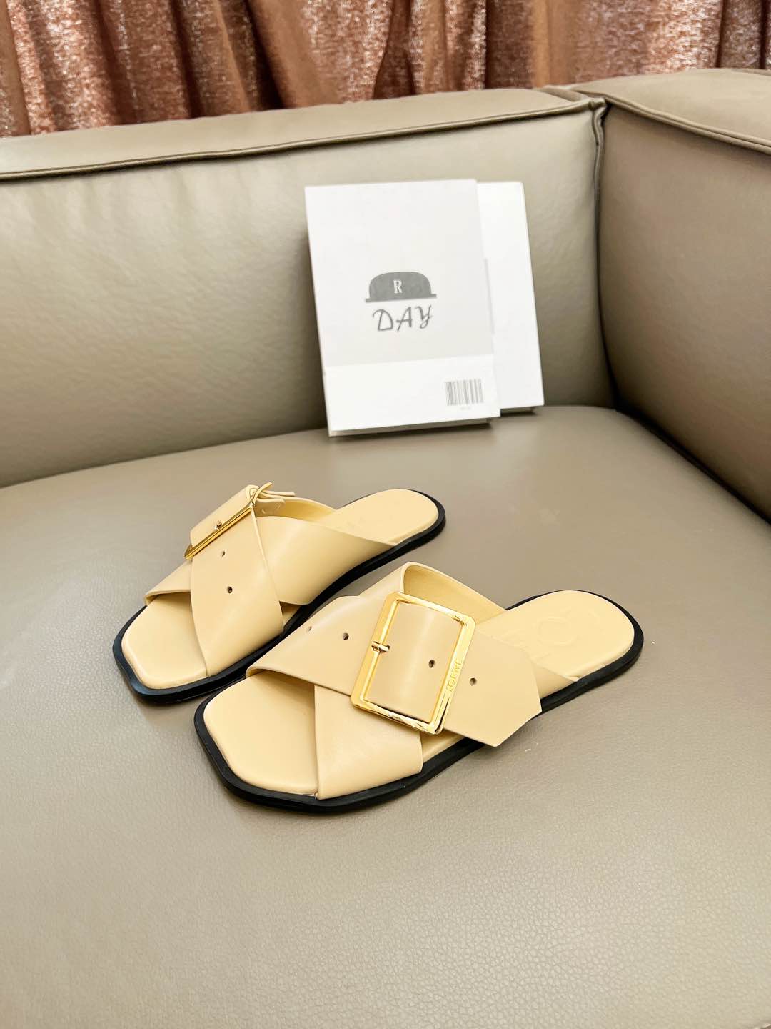 Z2R66A19 Popular high-quality leather shoes