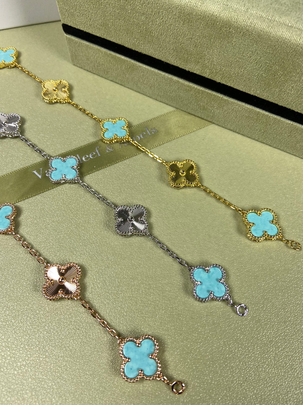 X5X94VA181K  Popular bracelets  5 flowers normal size1.5cm flower