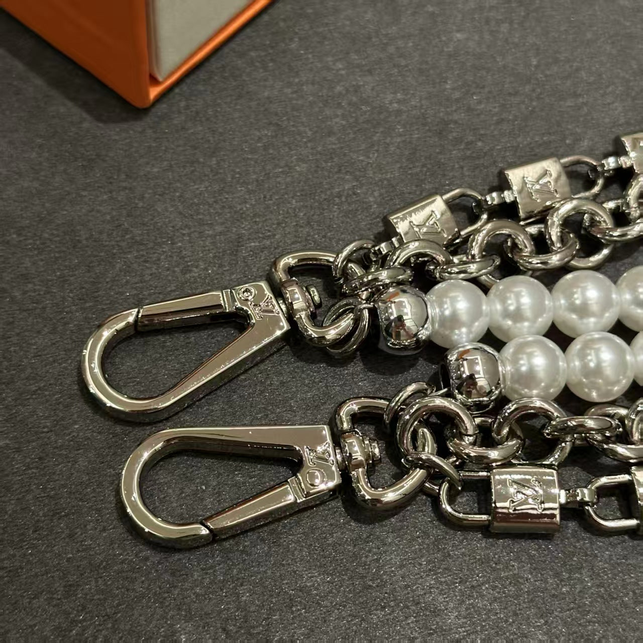 A1R46E14 Popular bag 's charms accessories