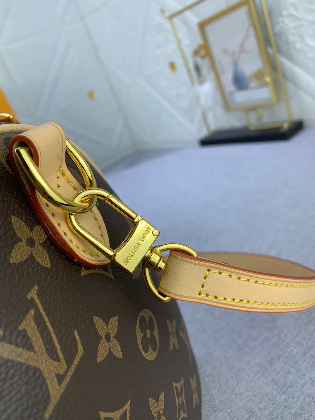 B12X44E268 Popular  leather bag 