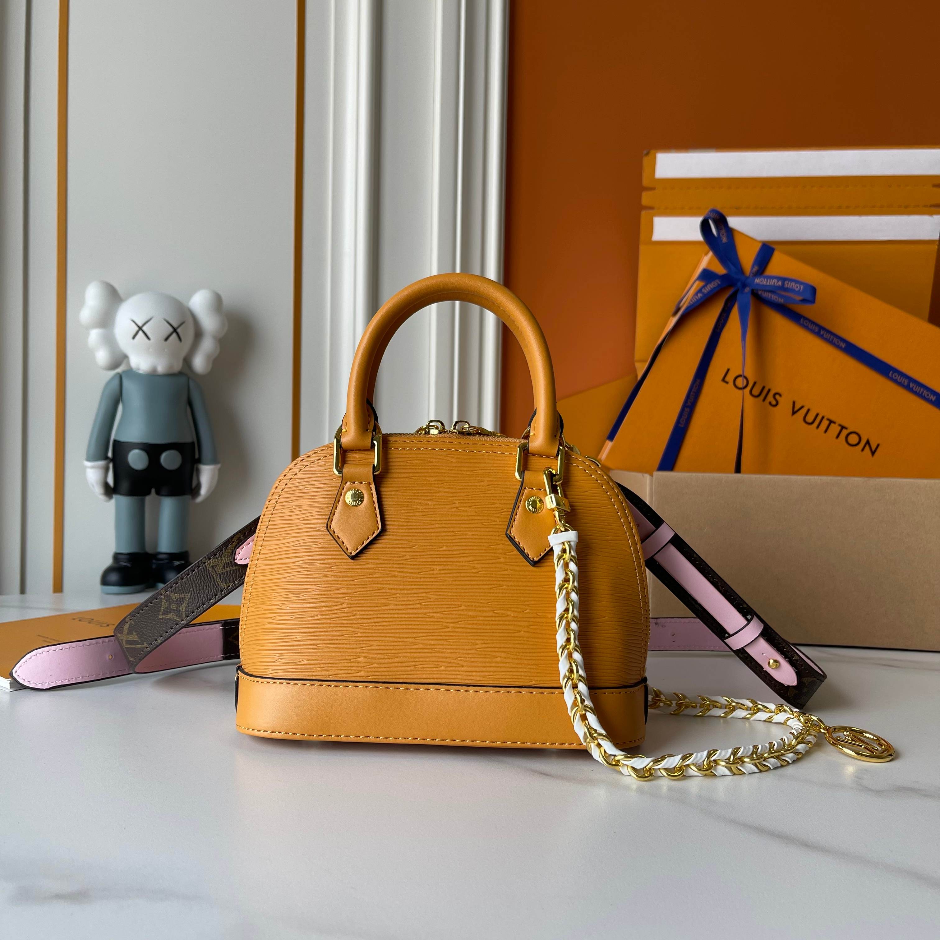 B1P46E95 Popular leather bag