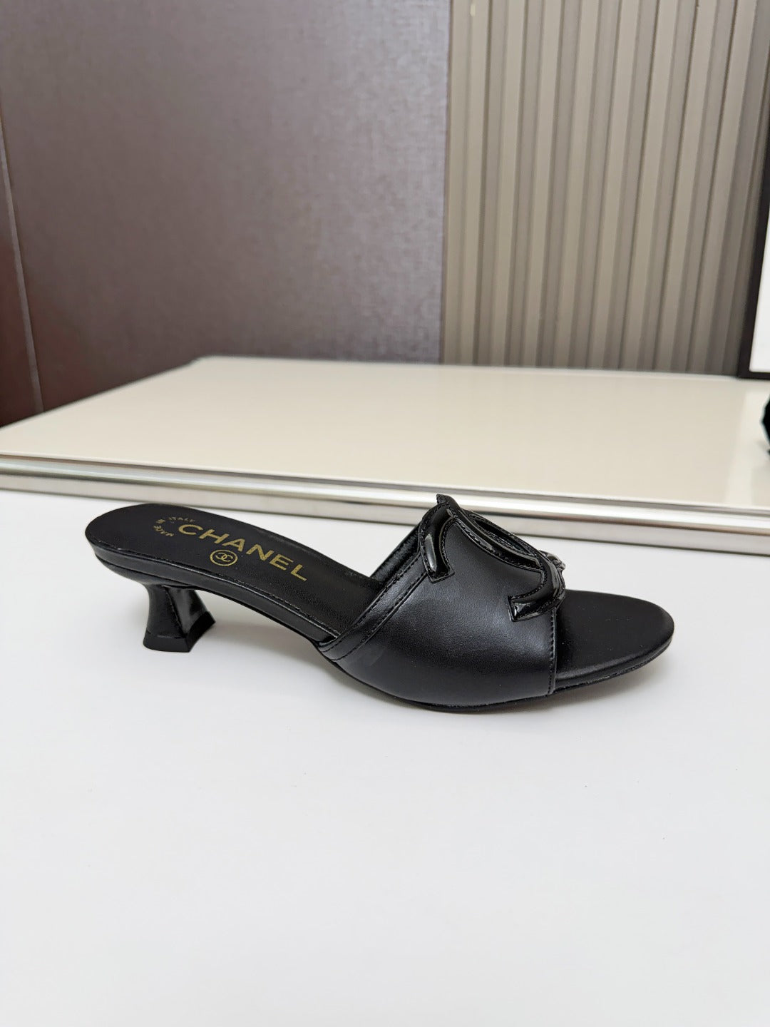 ZPX76C4  Popular high-quality leather slippers