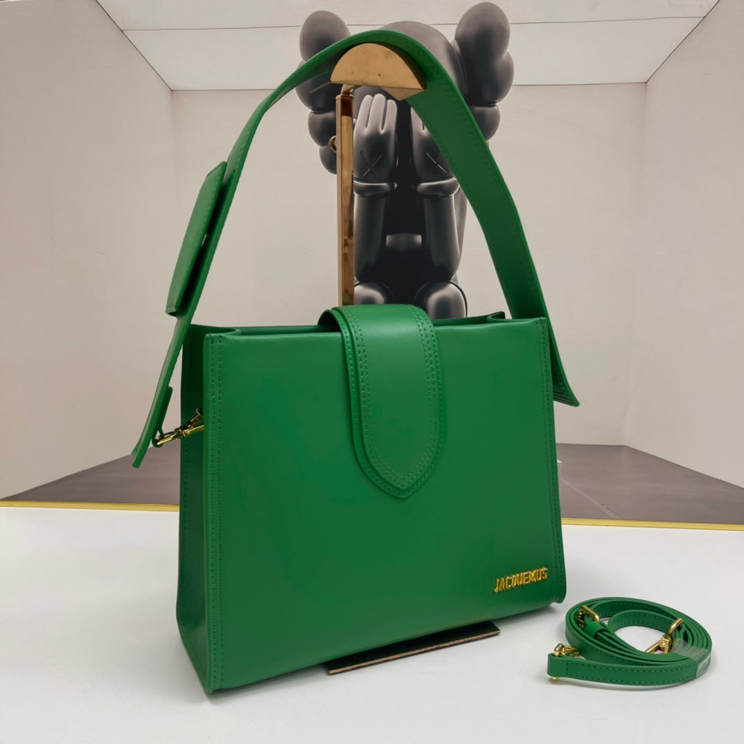 B1P36A25 Popular leather bag
