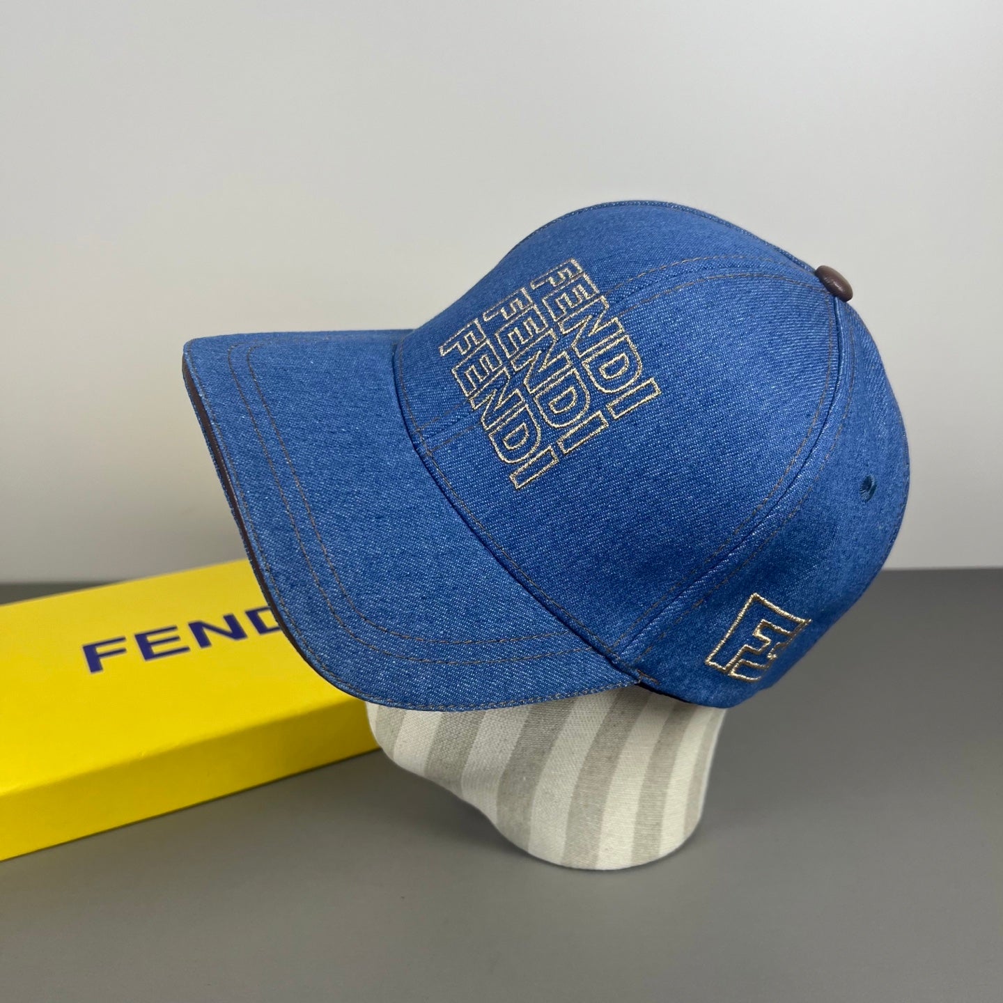 M1R76F18 Popular hats