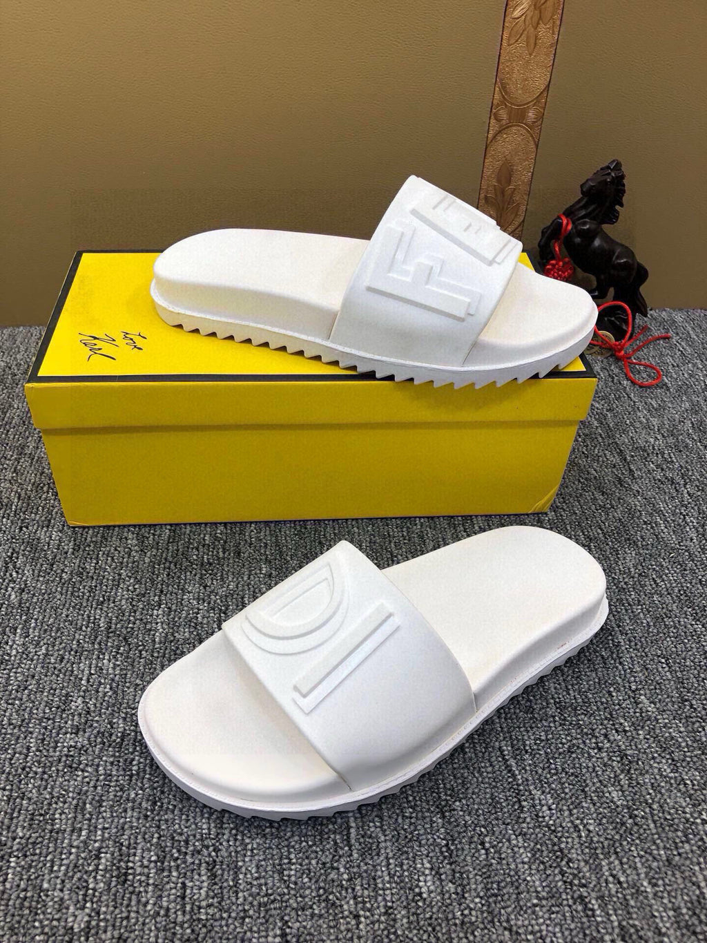 Z5Z35F283 Popular Slippers