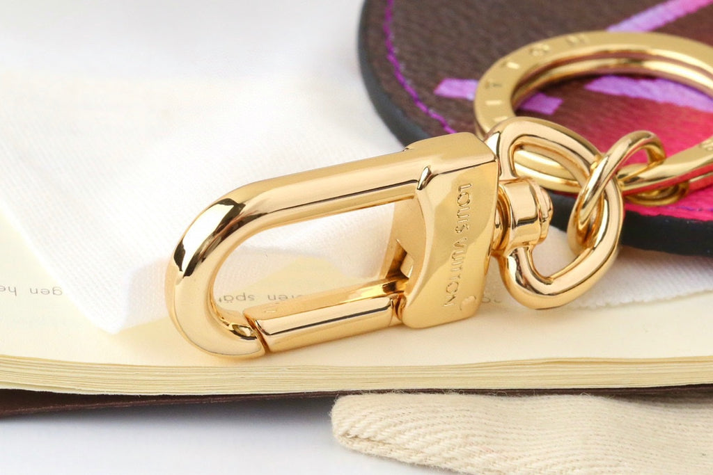 A1Q105E22 Popular bag 's charms accessories
