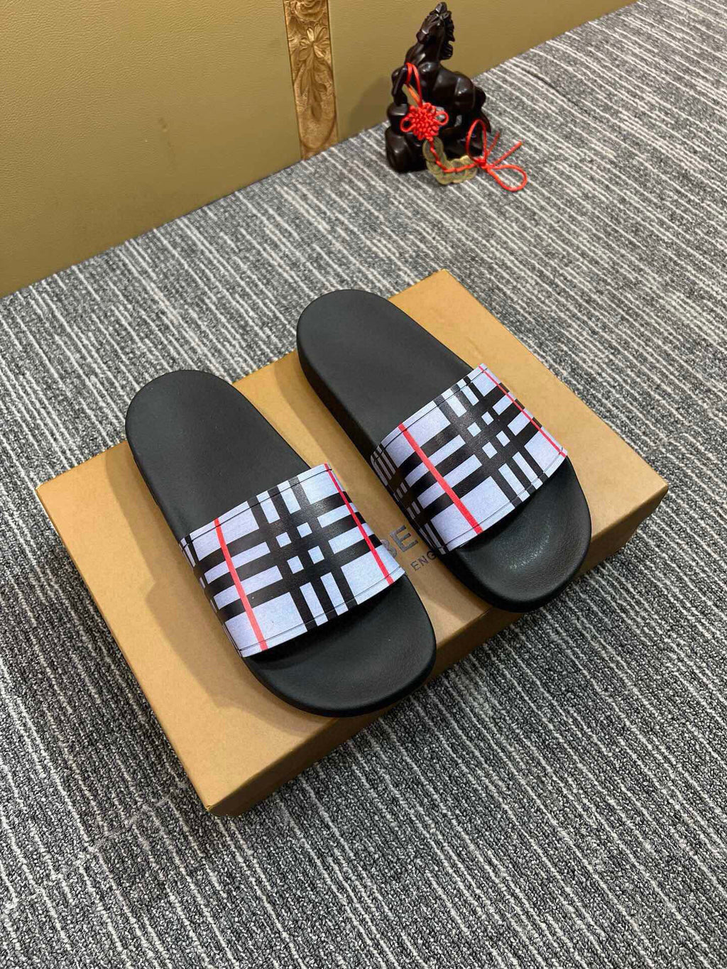 Z5Z35R258 Popular Slippers
