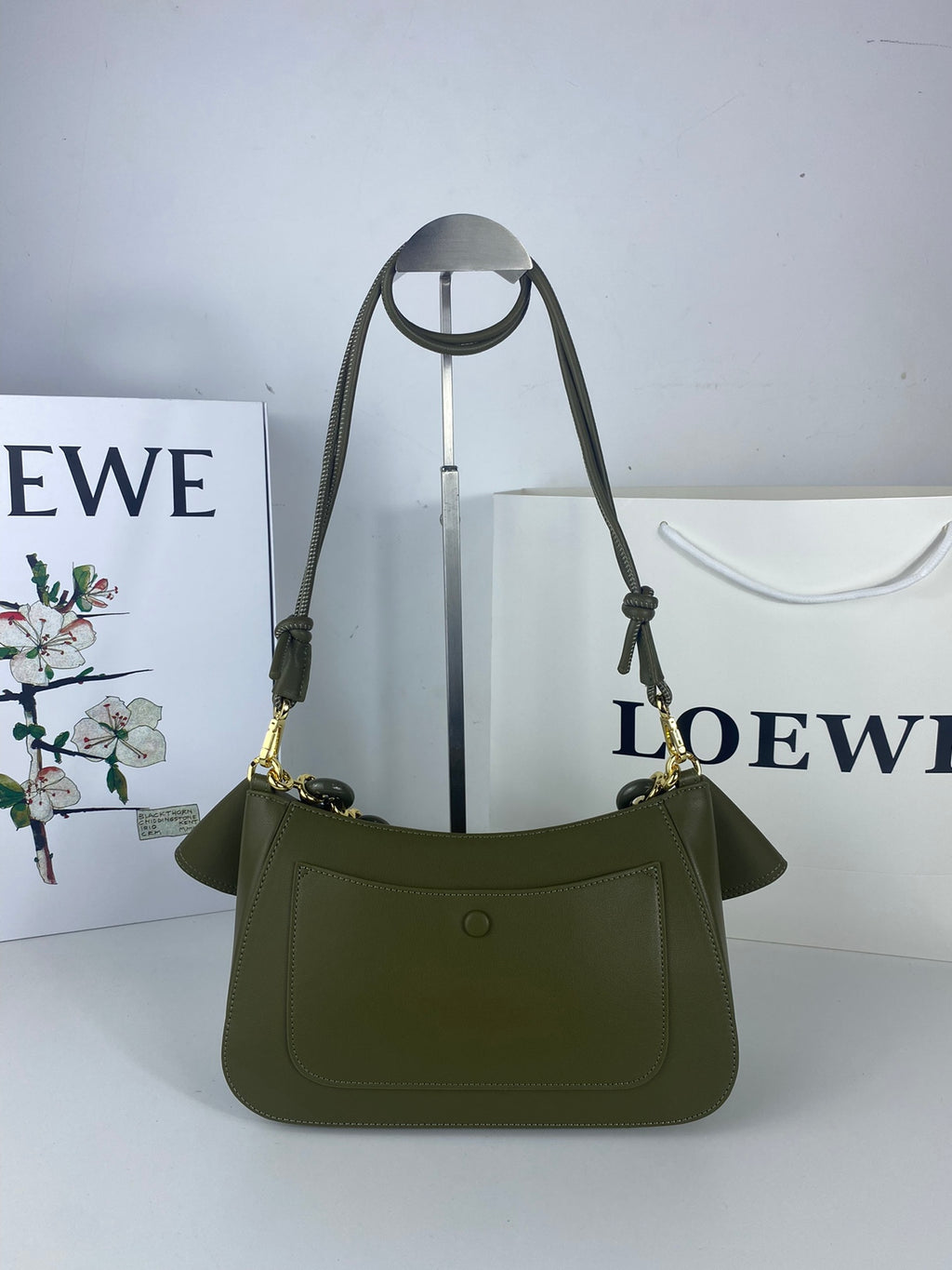 B1R66A11 Popular leather bag