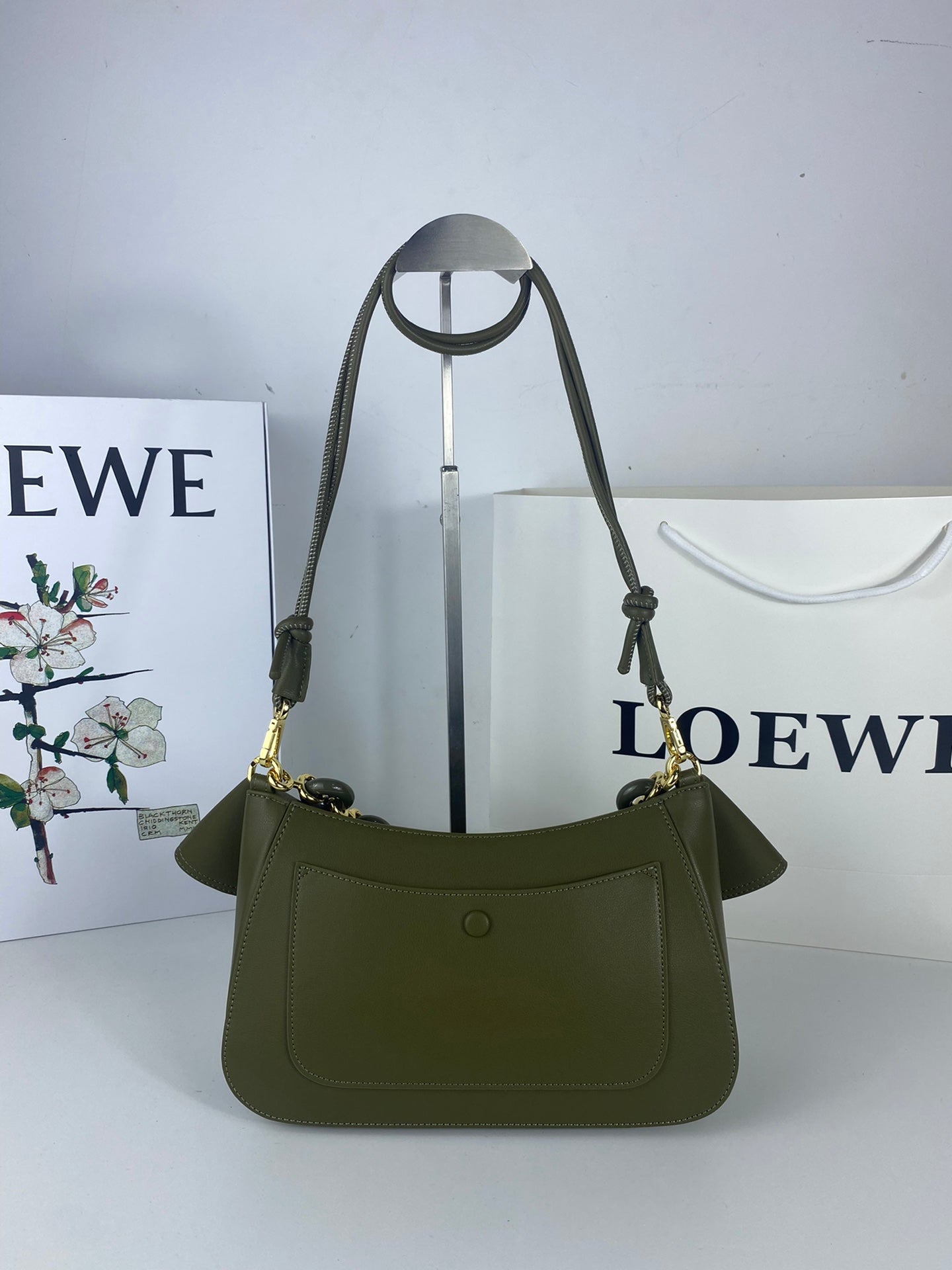 B1R66A11 Popular leather bag
