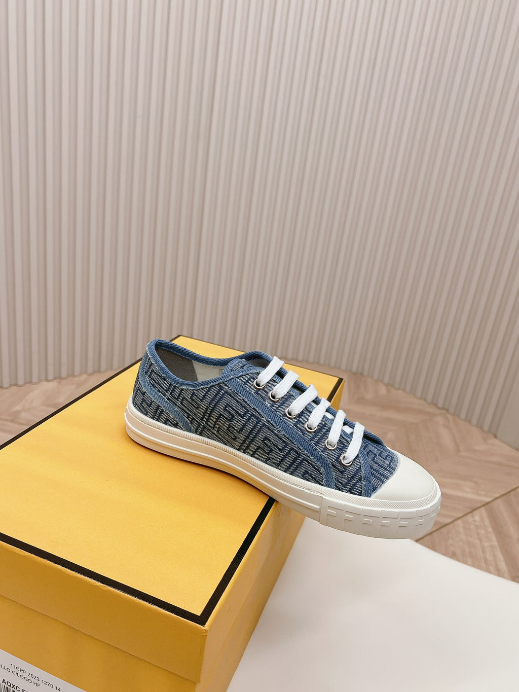 Z2Q105F423 Popular high-quality Shoes