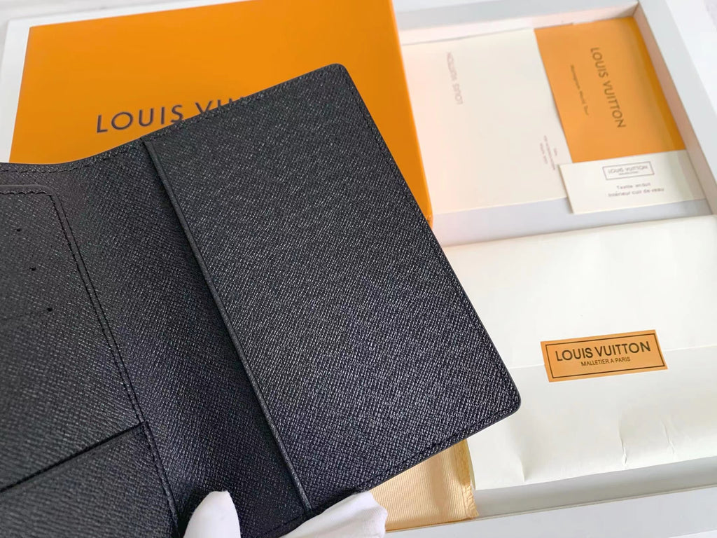 B1A42E300 Popular  leather wallets