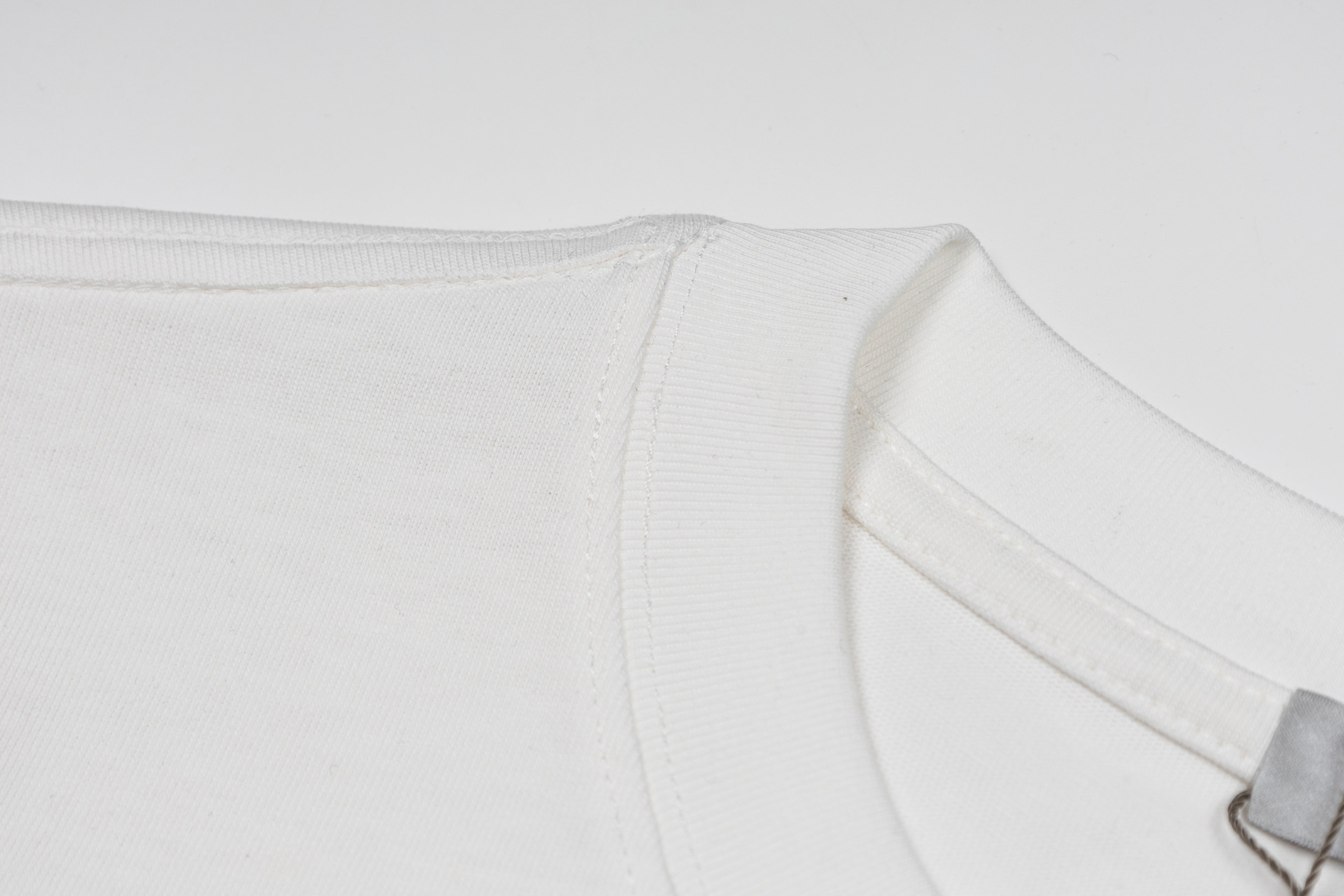 U1R76D30 Popular T-shirts