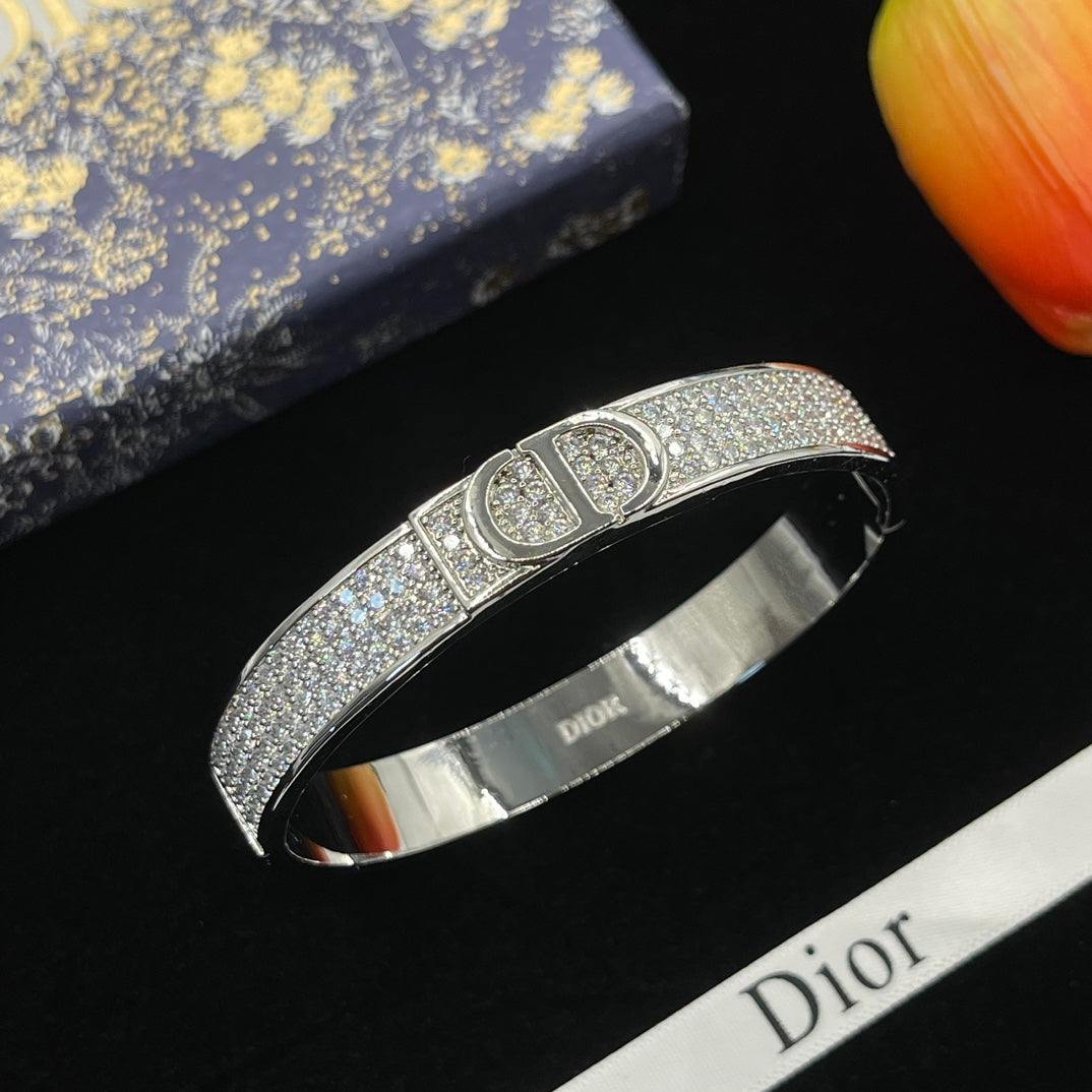 X1Z94D673K  Popular Bracelets