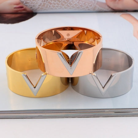 X2B60E111K  Popular Bracelets