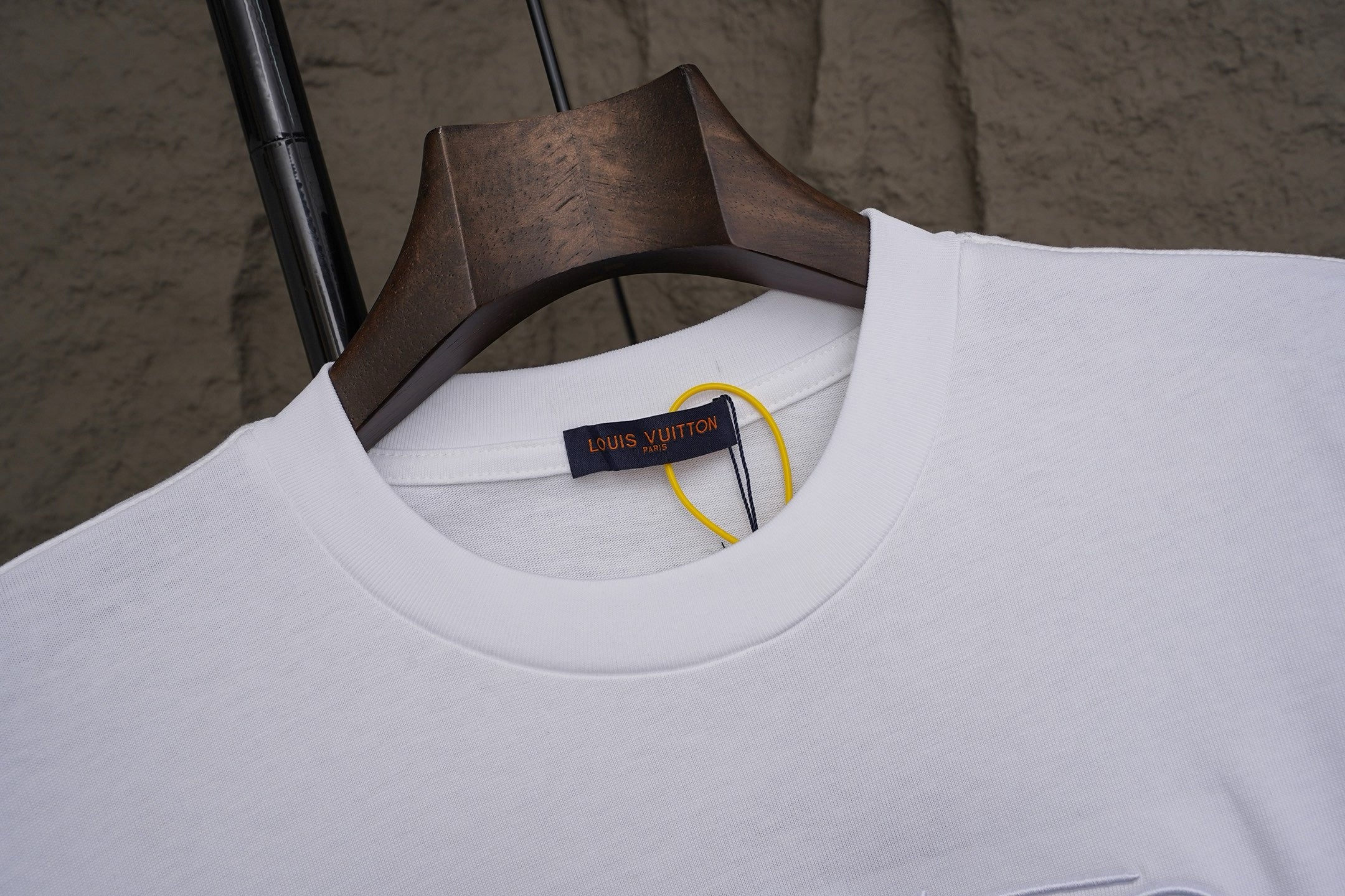 U1R76E19 Popular T-shirts