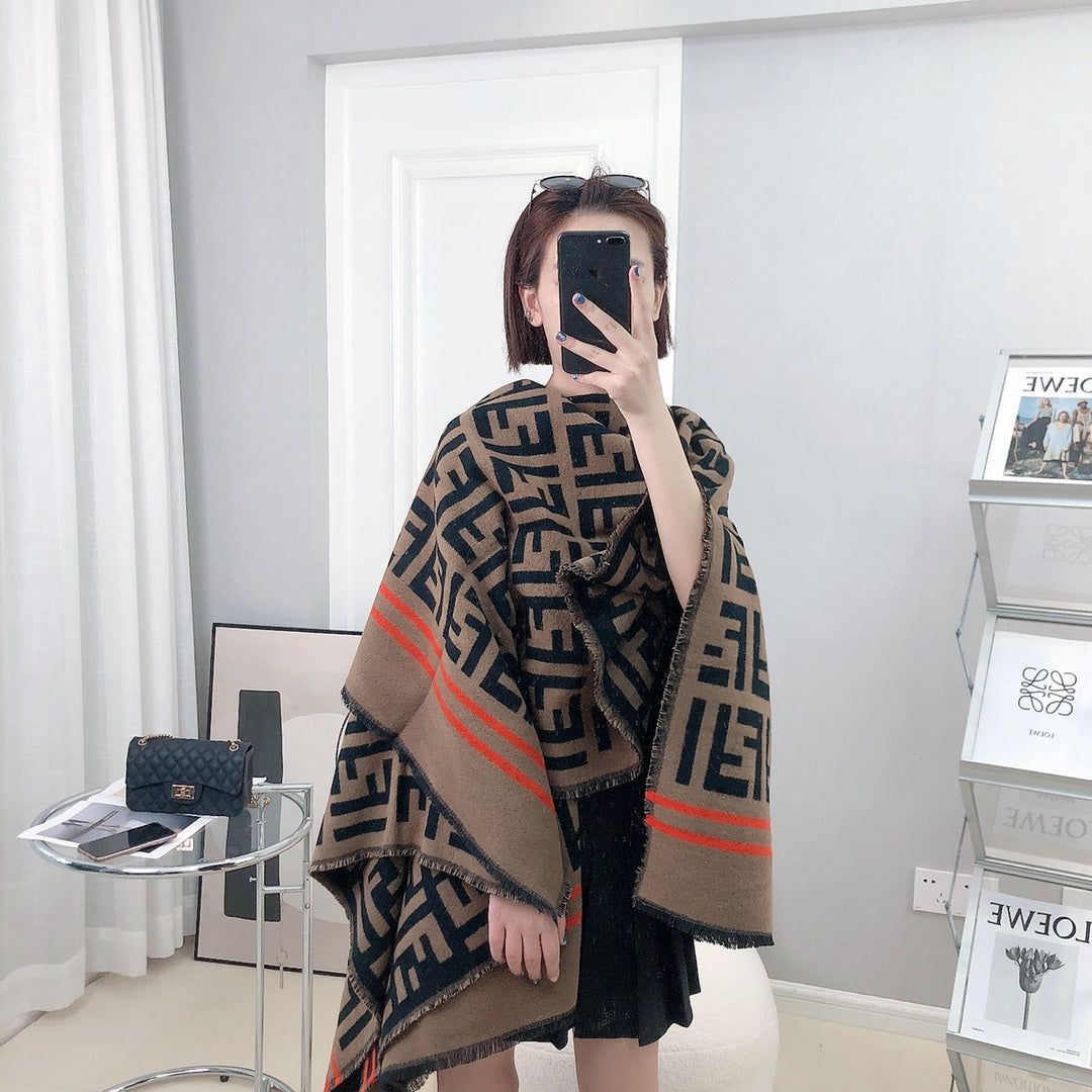 W1R86F28 Popular cloak