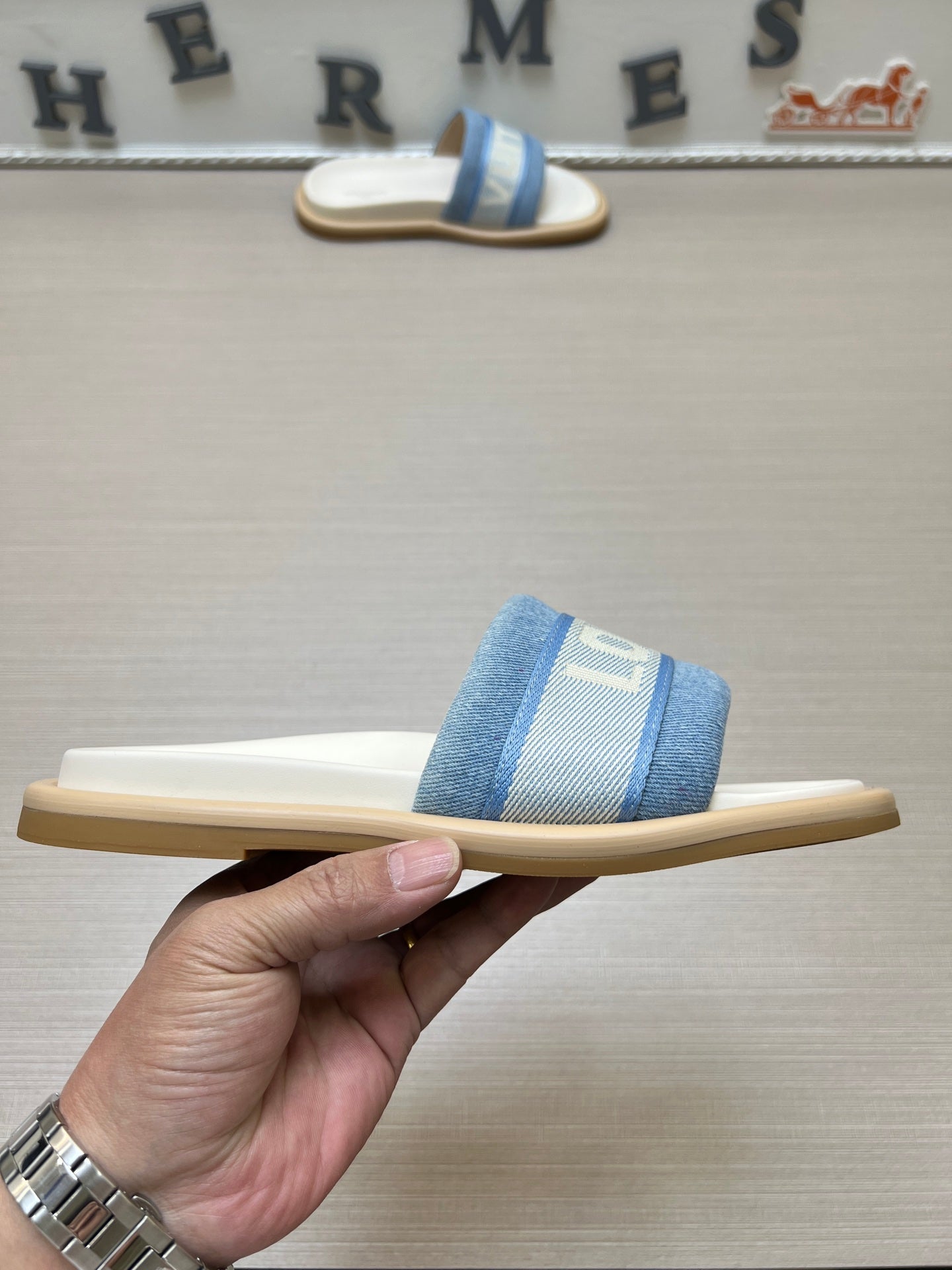 Z5Z35E301 Popular Slippers