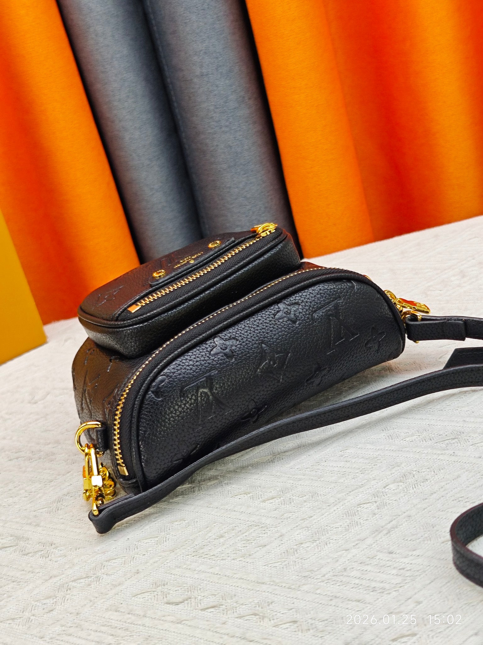 B1P46E75 Popular leather bag