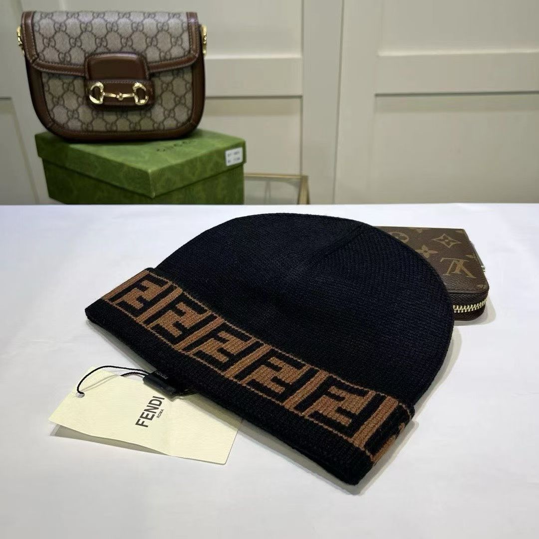 M1R86F44 Popular hats