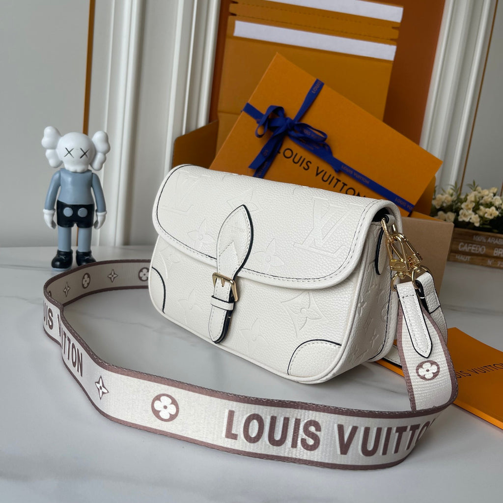 B1P36E38 Popular leather bag
