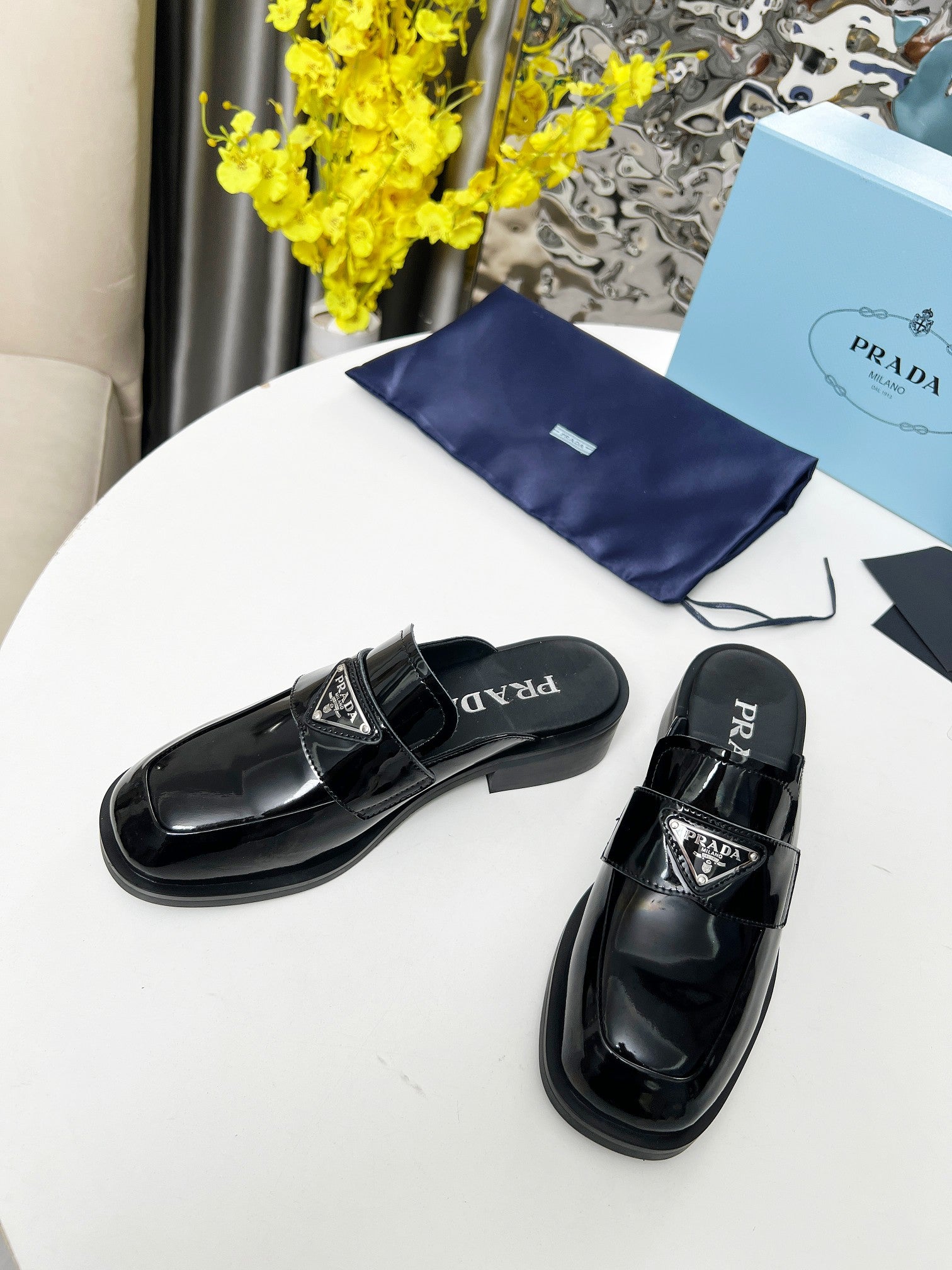 Z2Q105P403 Popular high-quality leather Shoes