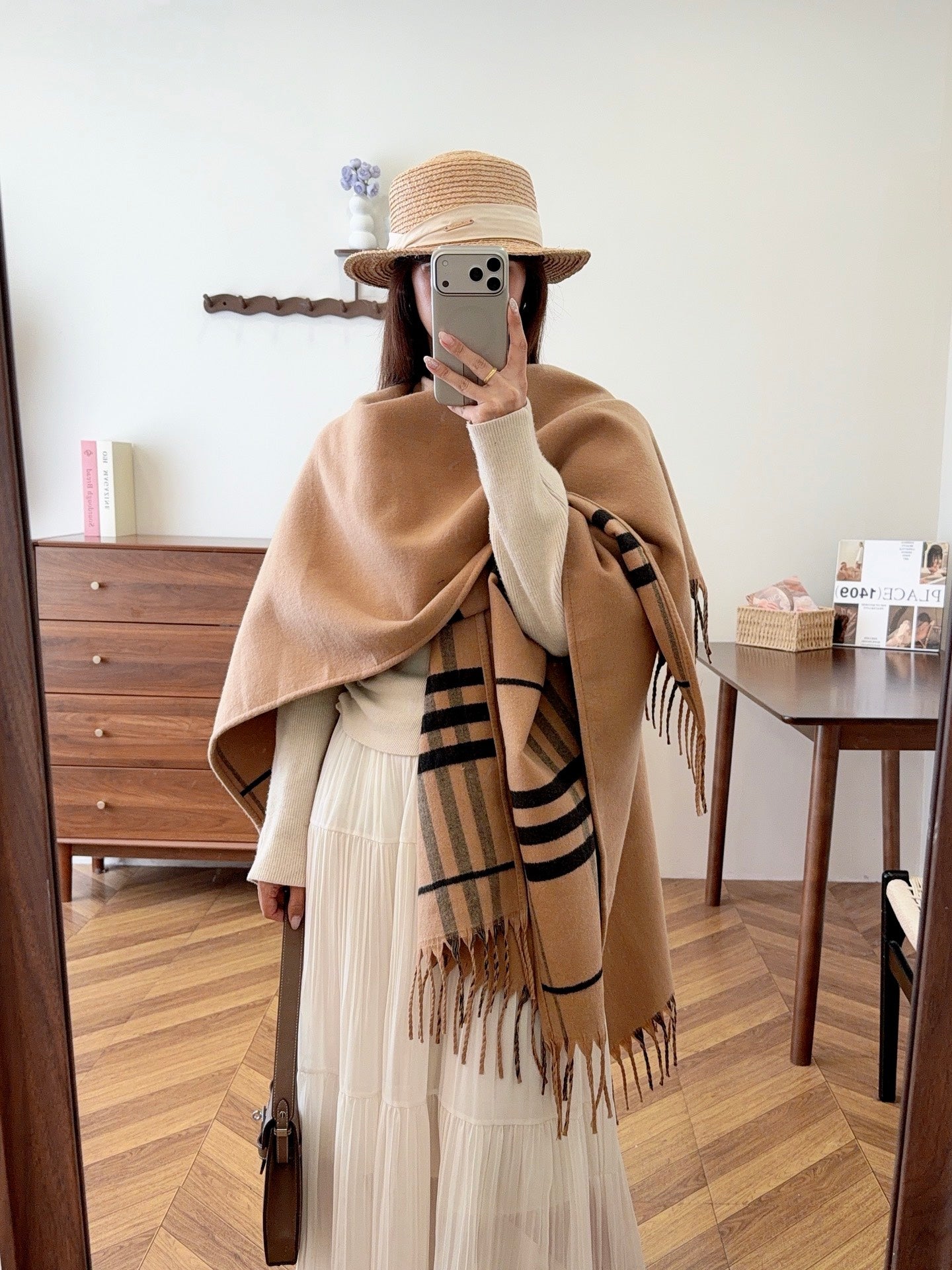 W1R86R67 Popular cape