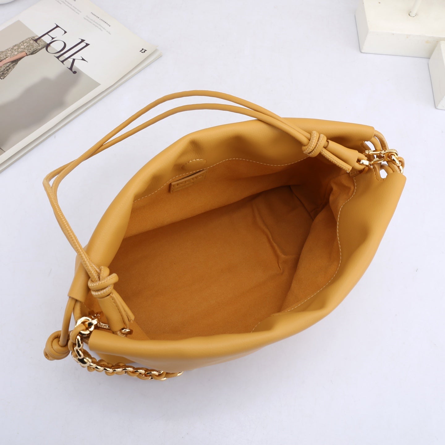 B1R66A8 Popular leather bag