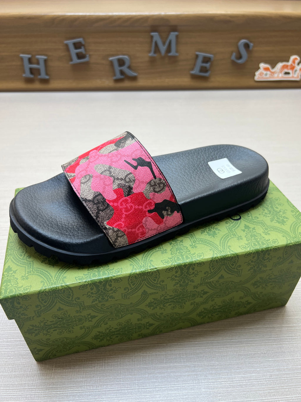 Z5X76B4 Popular slippers