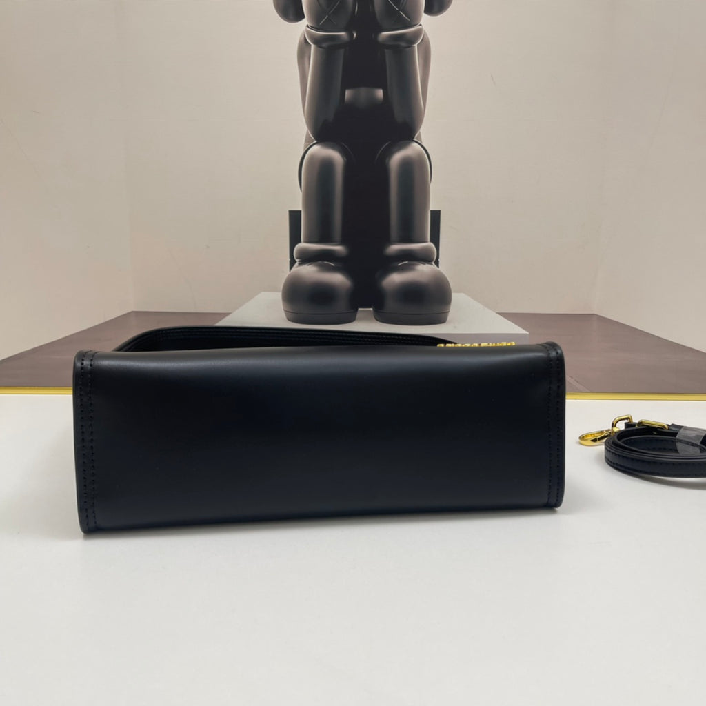 B1P36A33 Popular leather bag