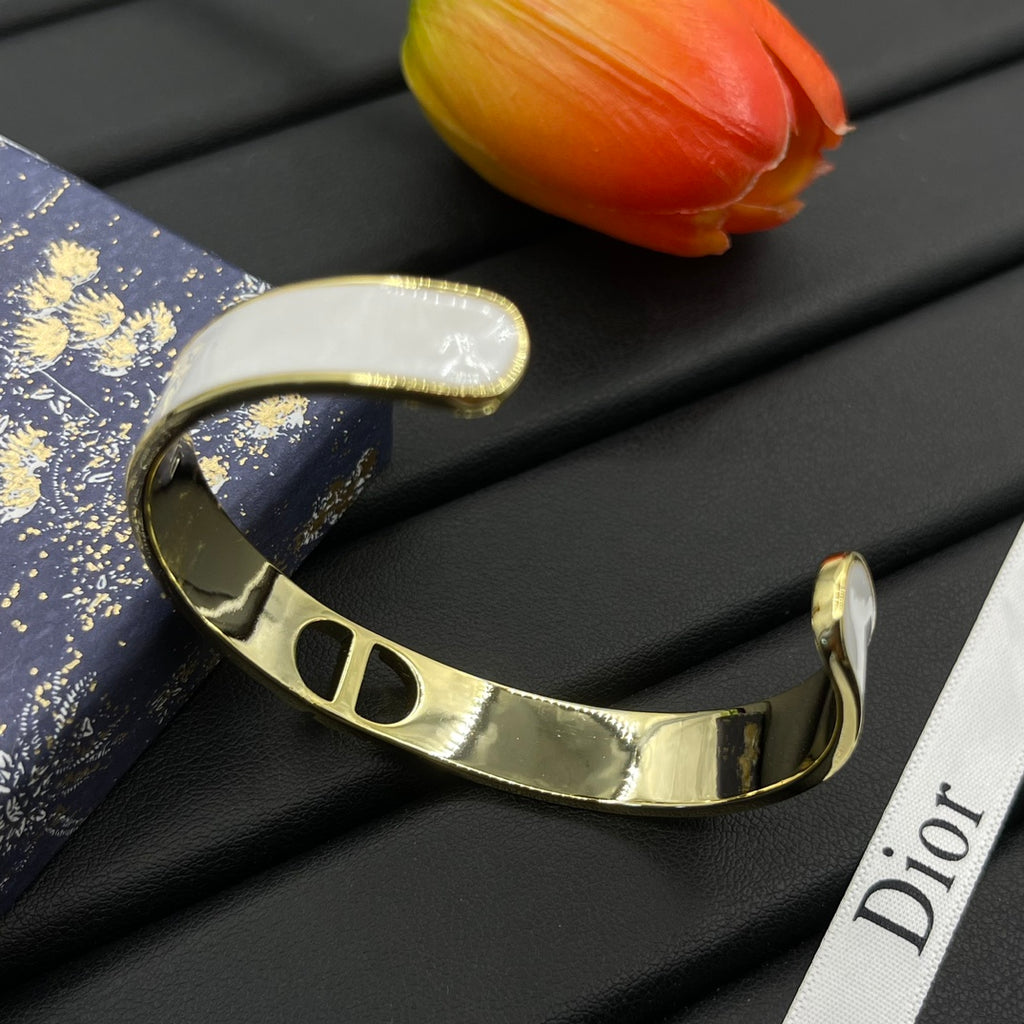 X1Z94D671K  Popular Bracelets