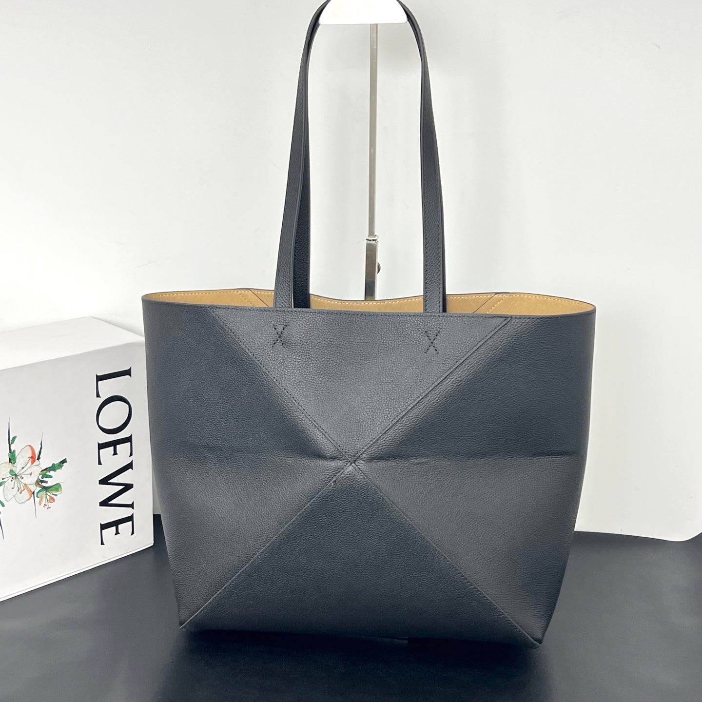 BB1R46A6 Popular leather bag