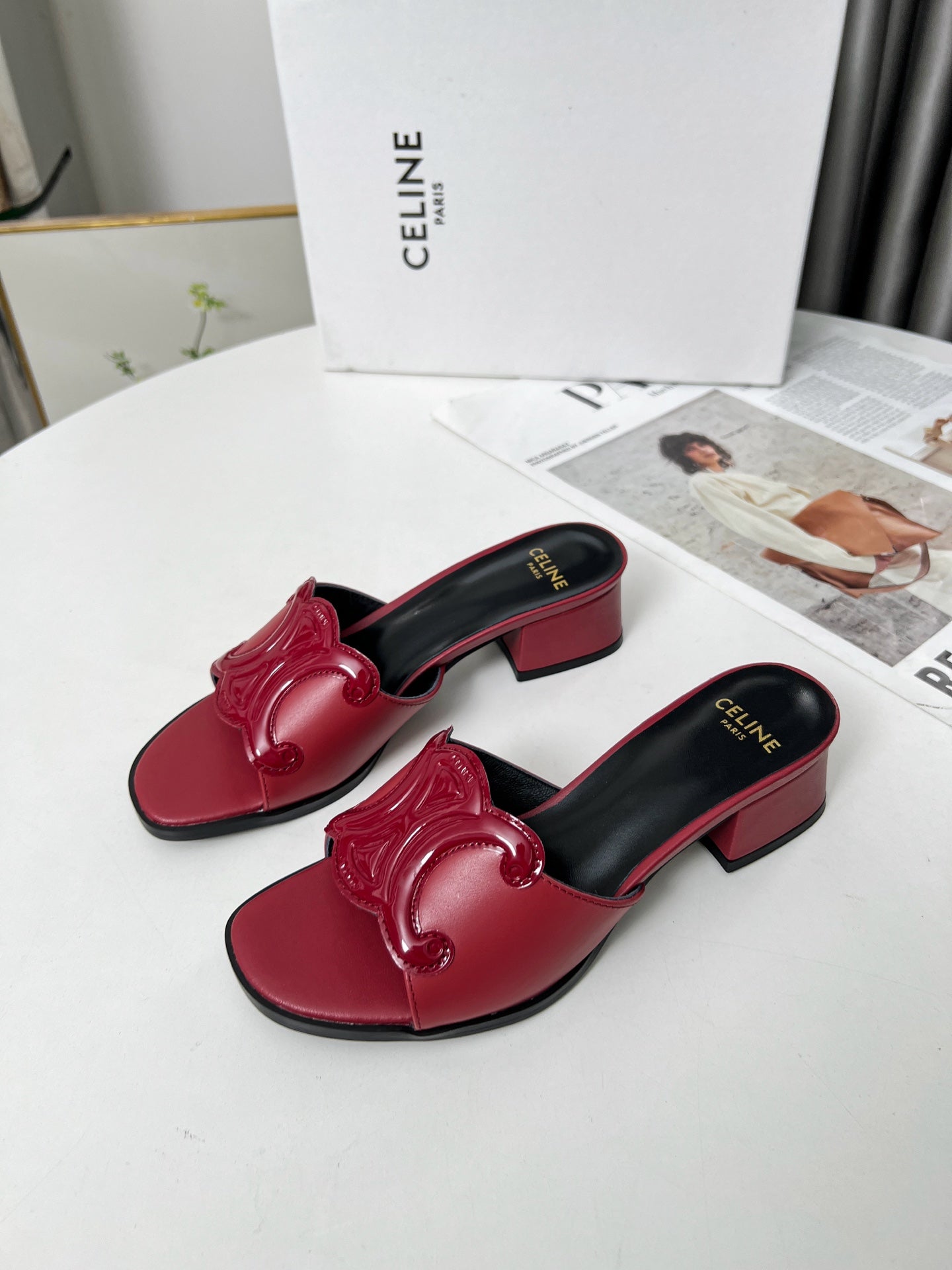 Z2Q55CL51  Popular leather shoes
