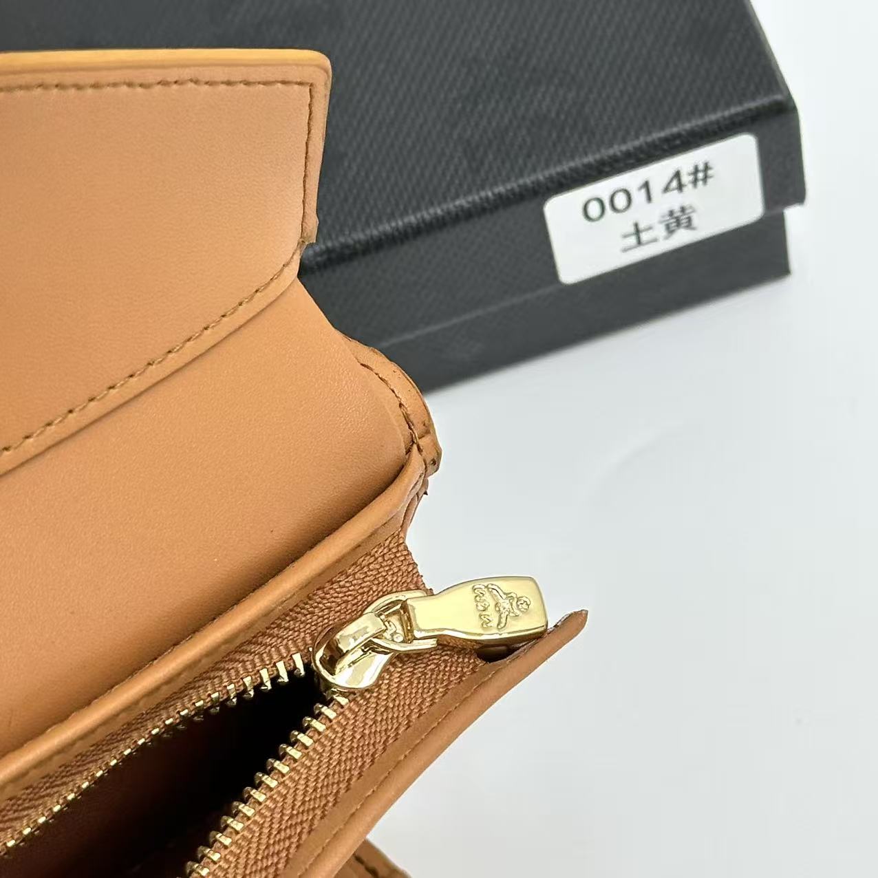 B1N36M13 Popular leather  Wallets