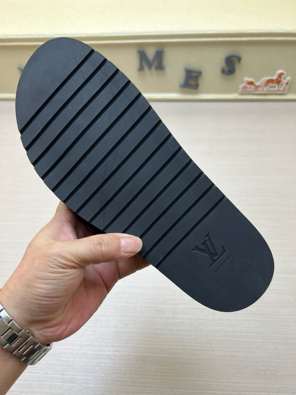 Z5N75E6  Popular Slippers