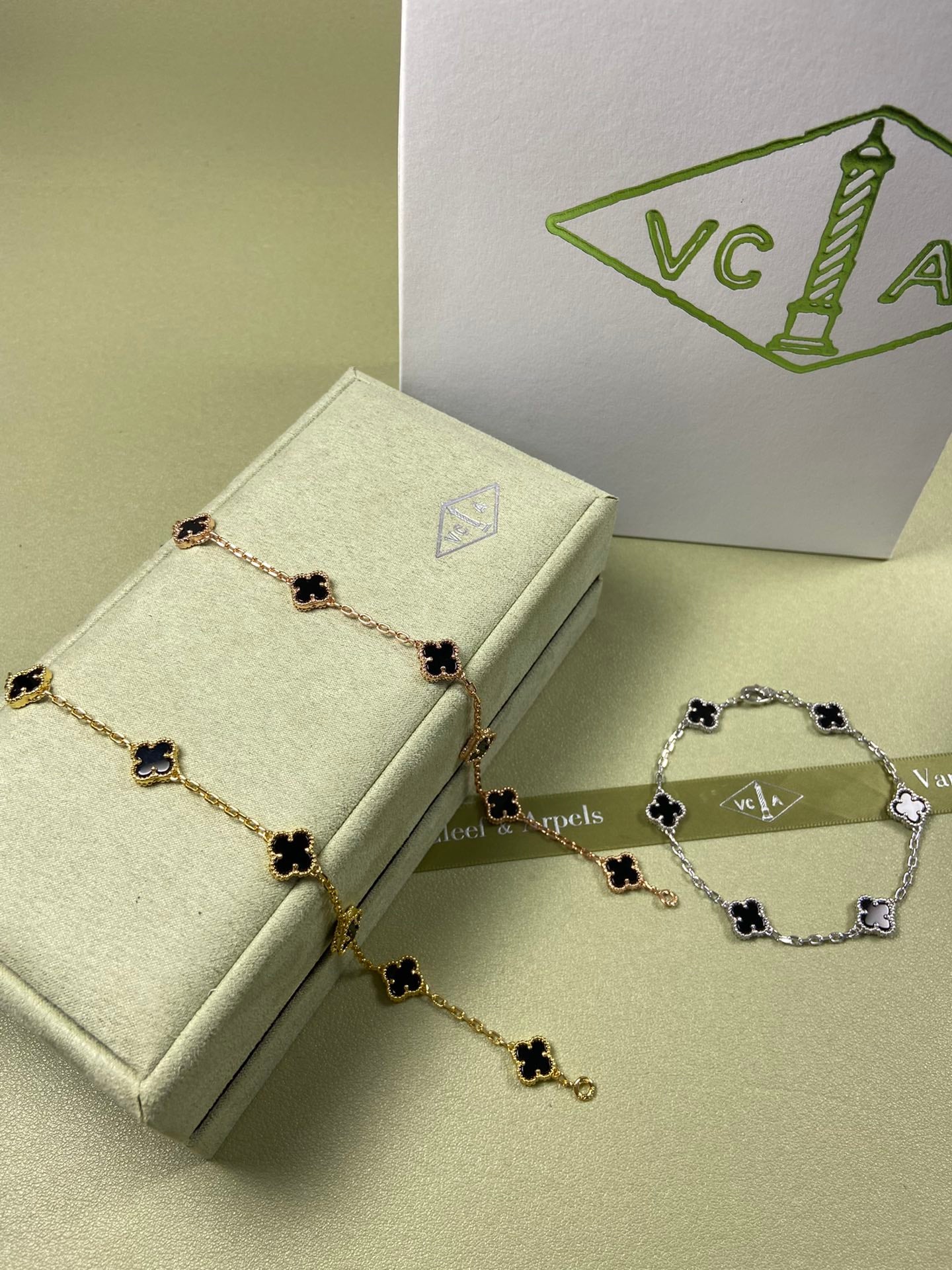 X5X94VA183K  Popular bracelets 6 flowers mini size 0.9cm flower