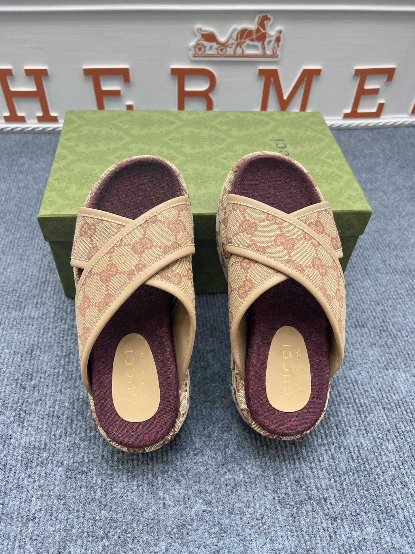 Z5YB69 Popular Slippers