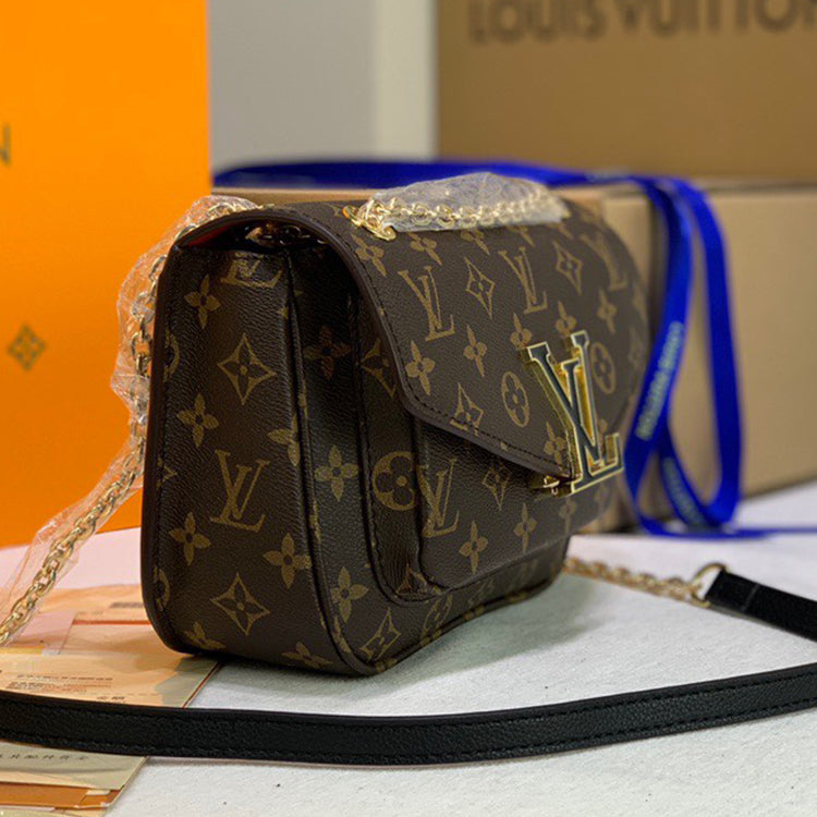 B1X51E113 Popular leather bag 