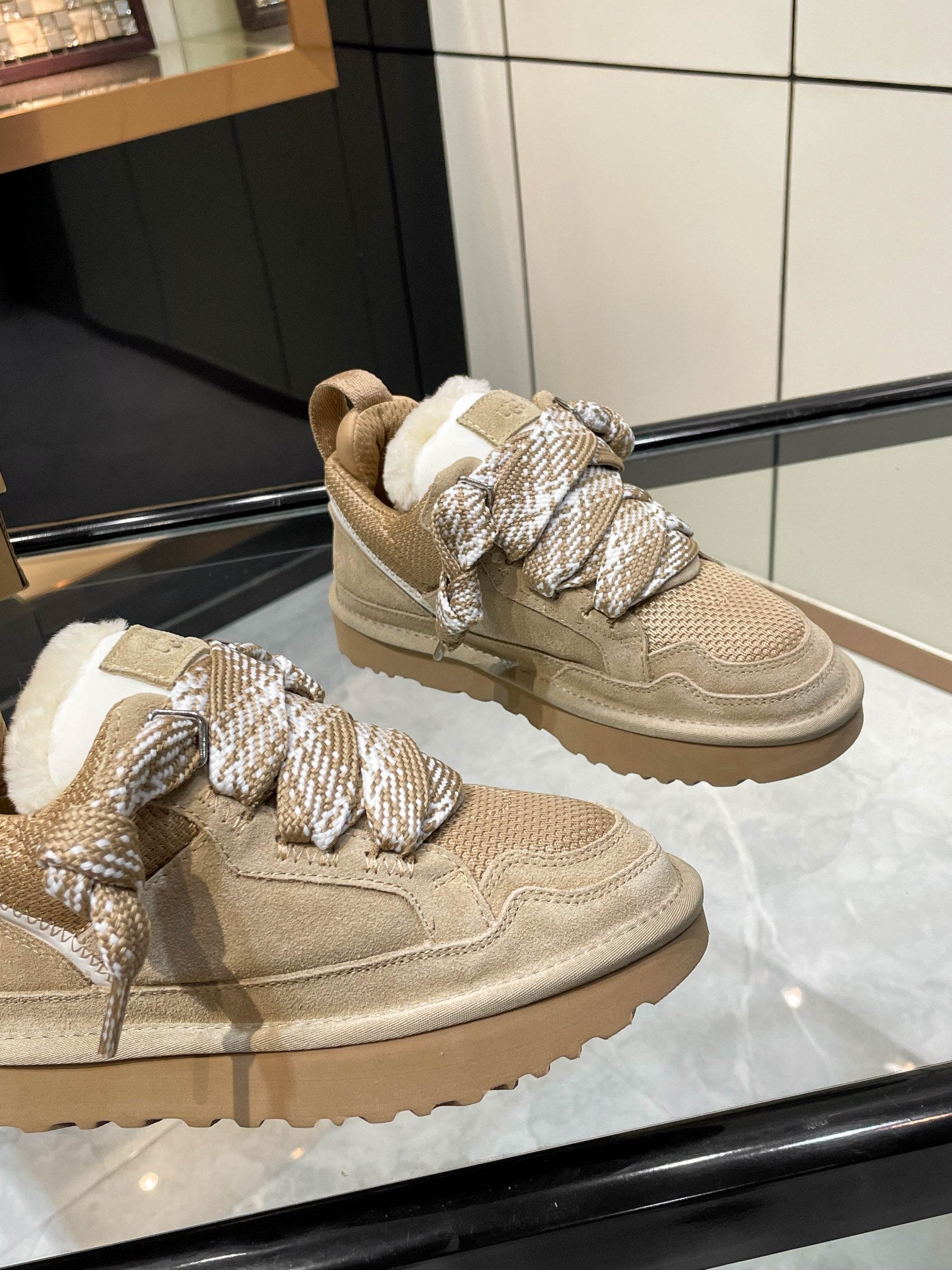 Z2Q105U262 Popular high-quality Shoes
