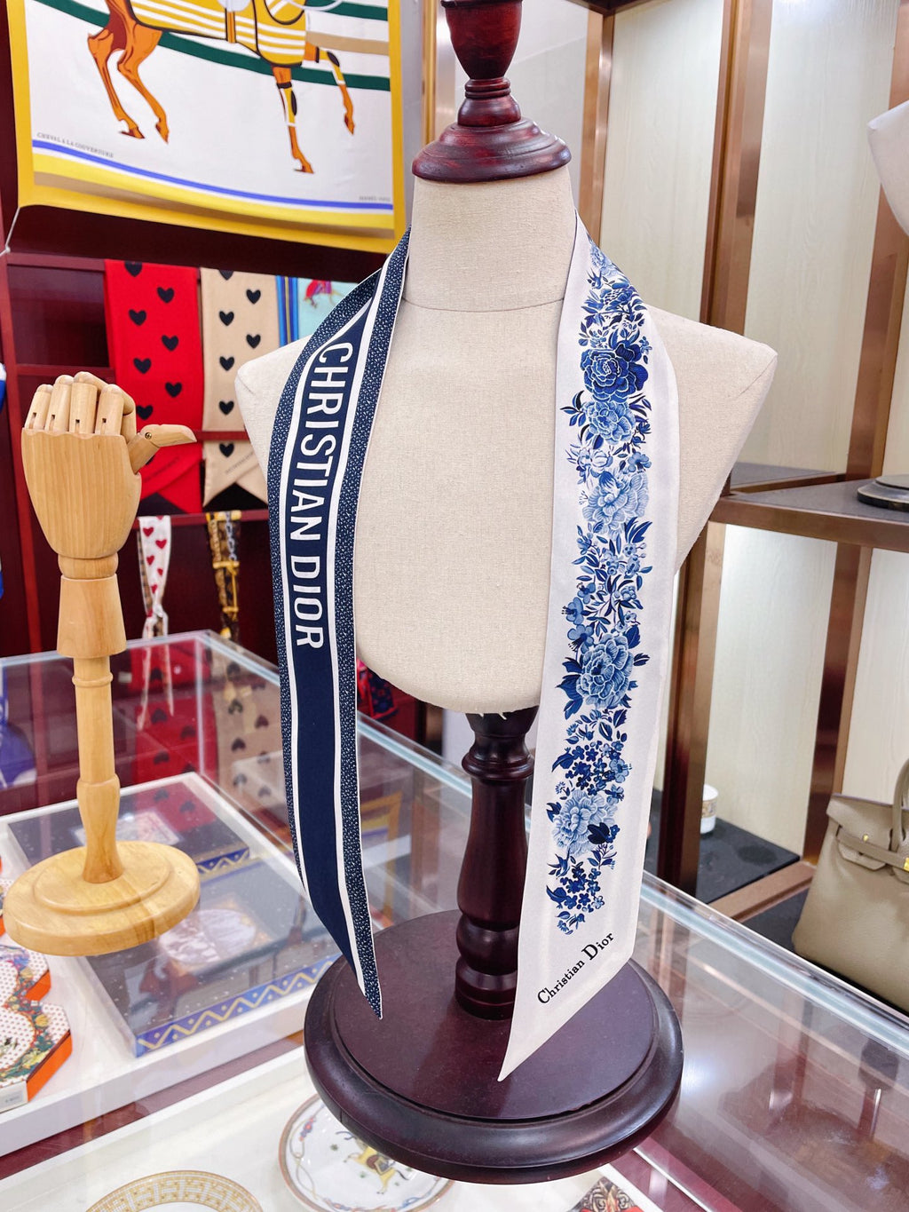 W1N46D45 Popular Silk Scarve