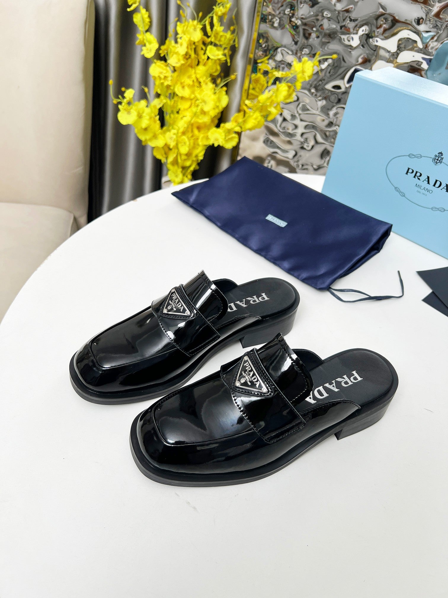 Z2Q105P403 Popular high-quality leather Shoes