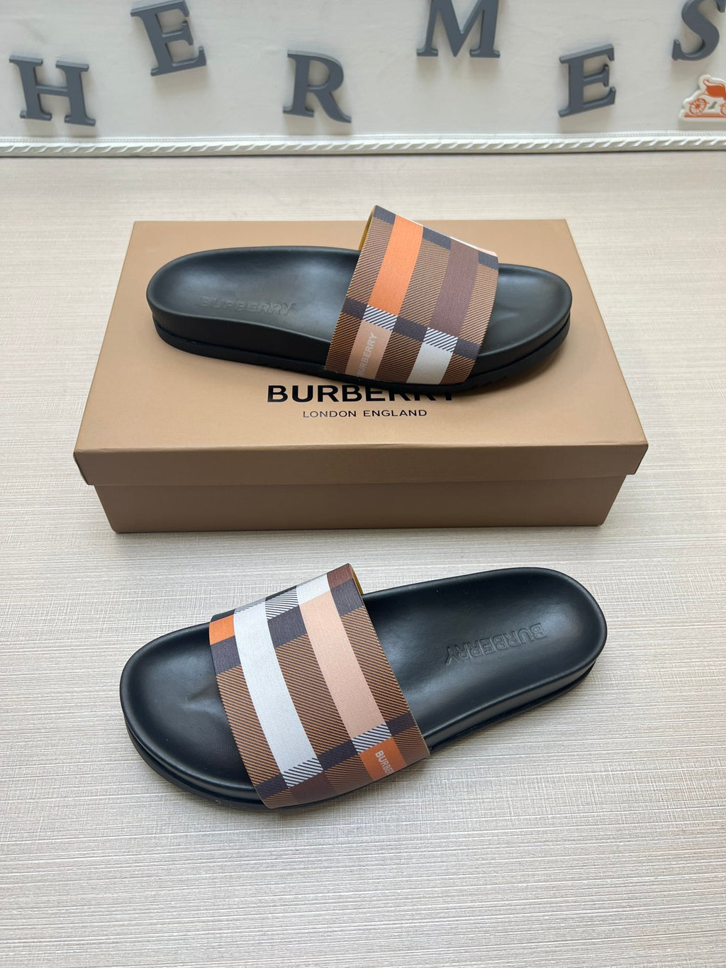 Z5ZR119 Popular slippers