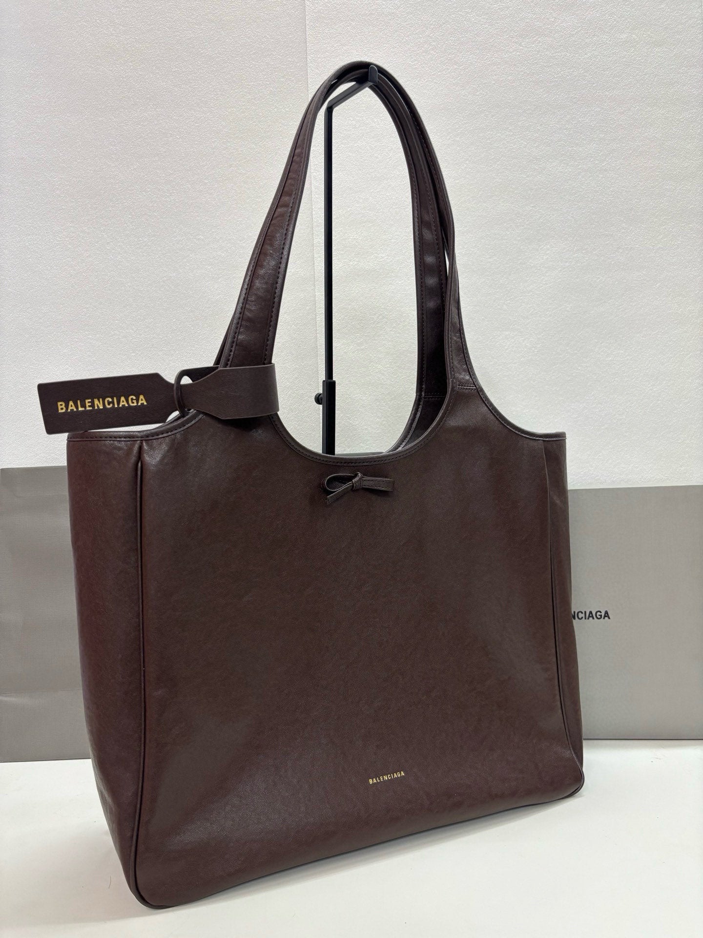 B1P46J147 Popular leather bags
