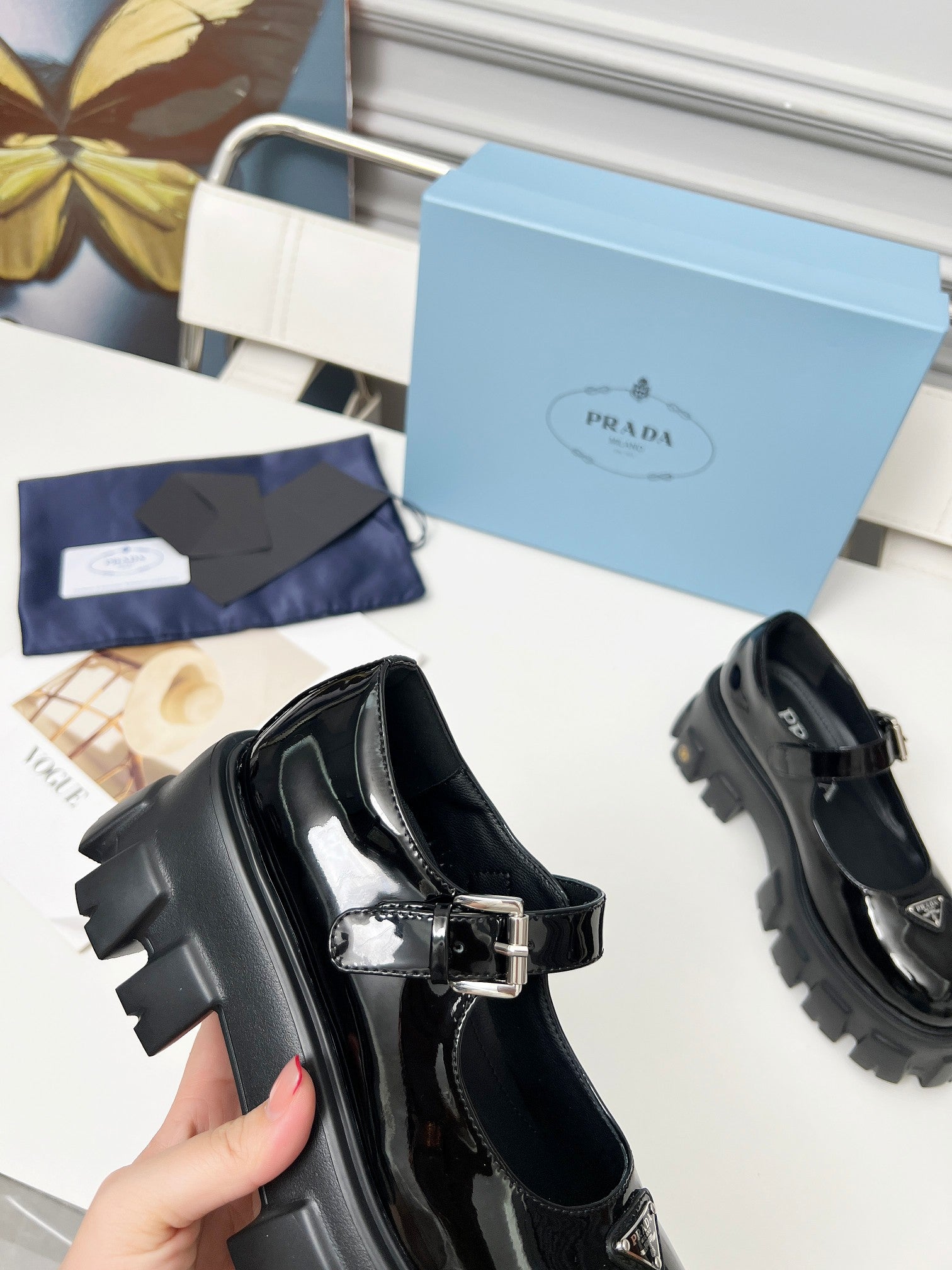 Z2Q95P143  Popular high-quality leather Shoes