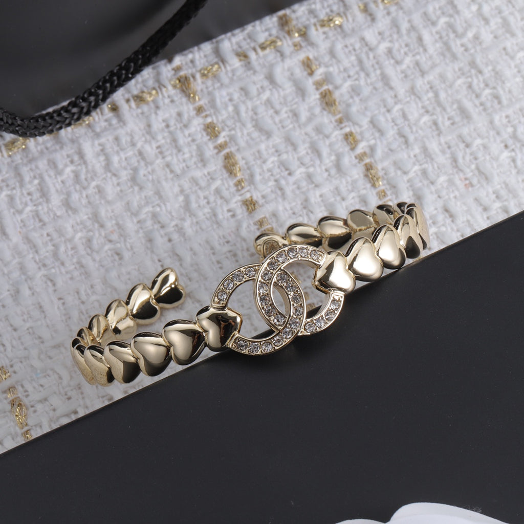X1Y93C370K  Popular Bracelets
