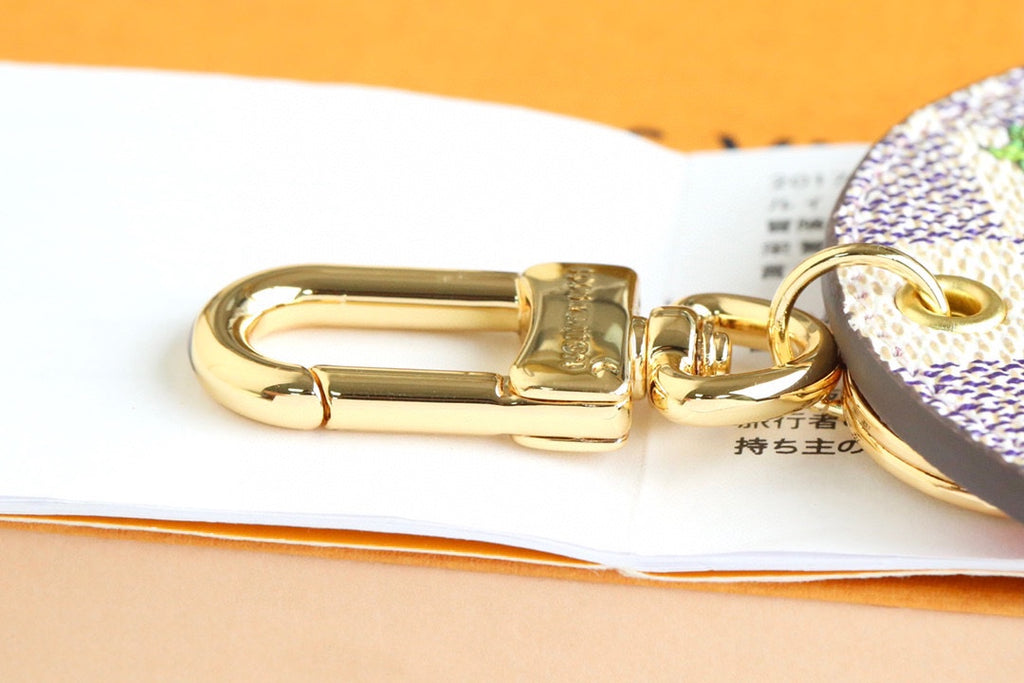 A1Z105E49 Popular bag 's charms accessories