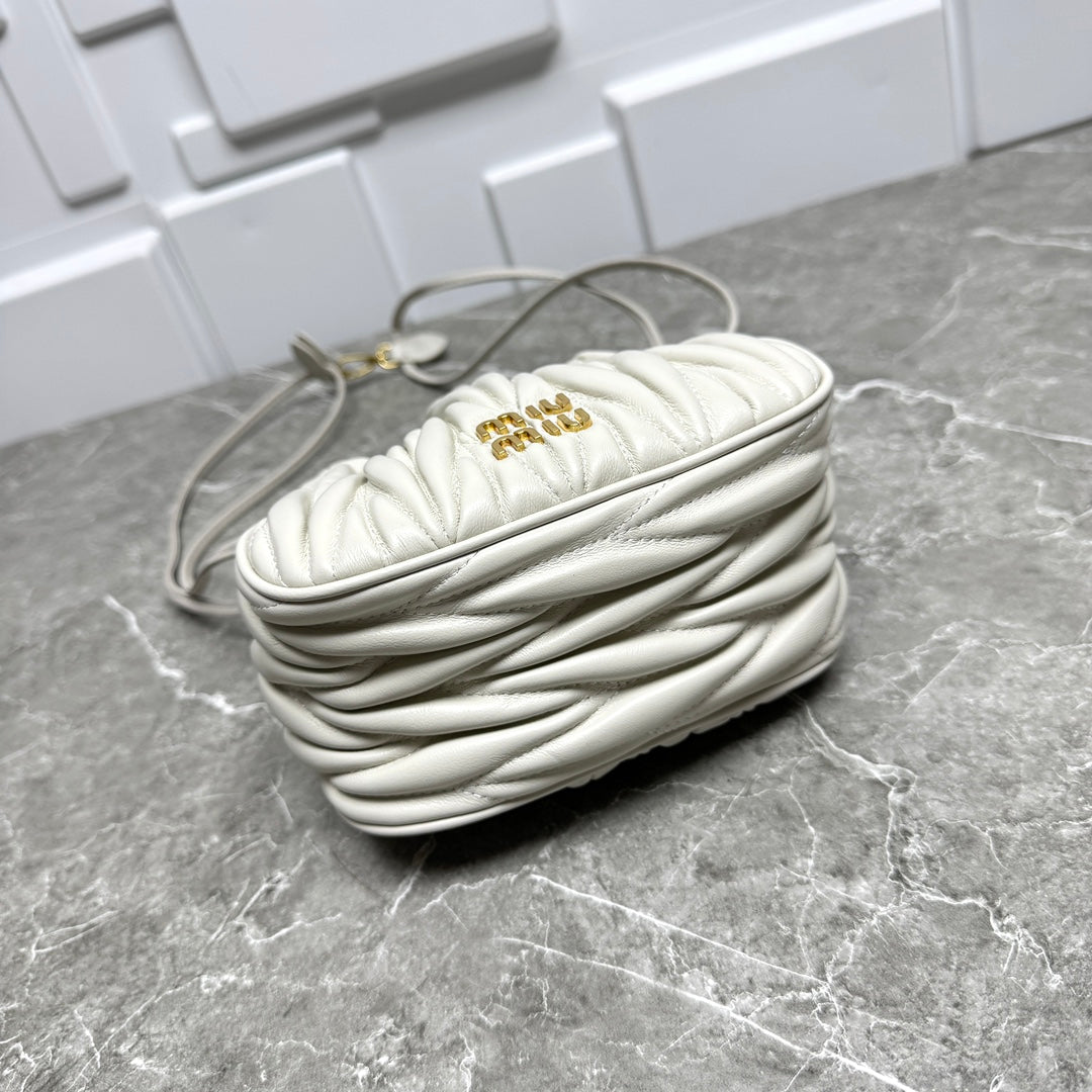 B1P36A81 Popular leather bag