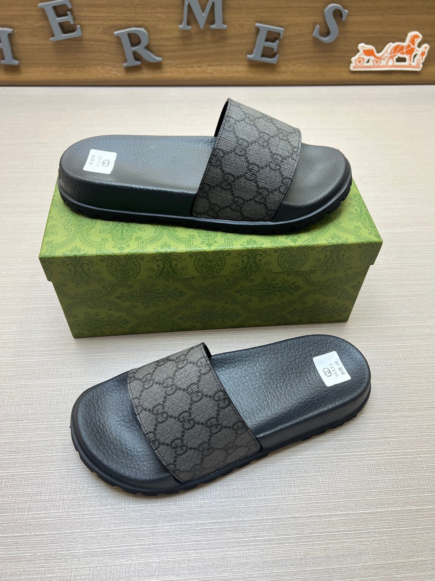Z5X76B1 Popular slippers