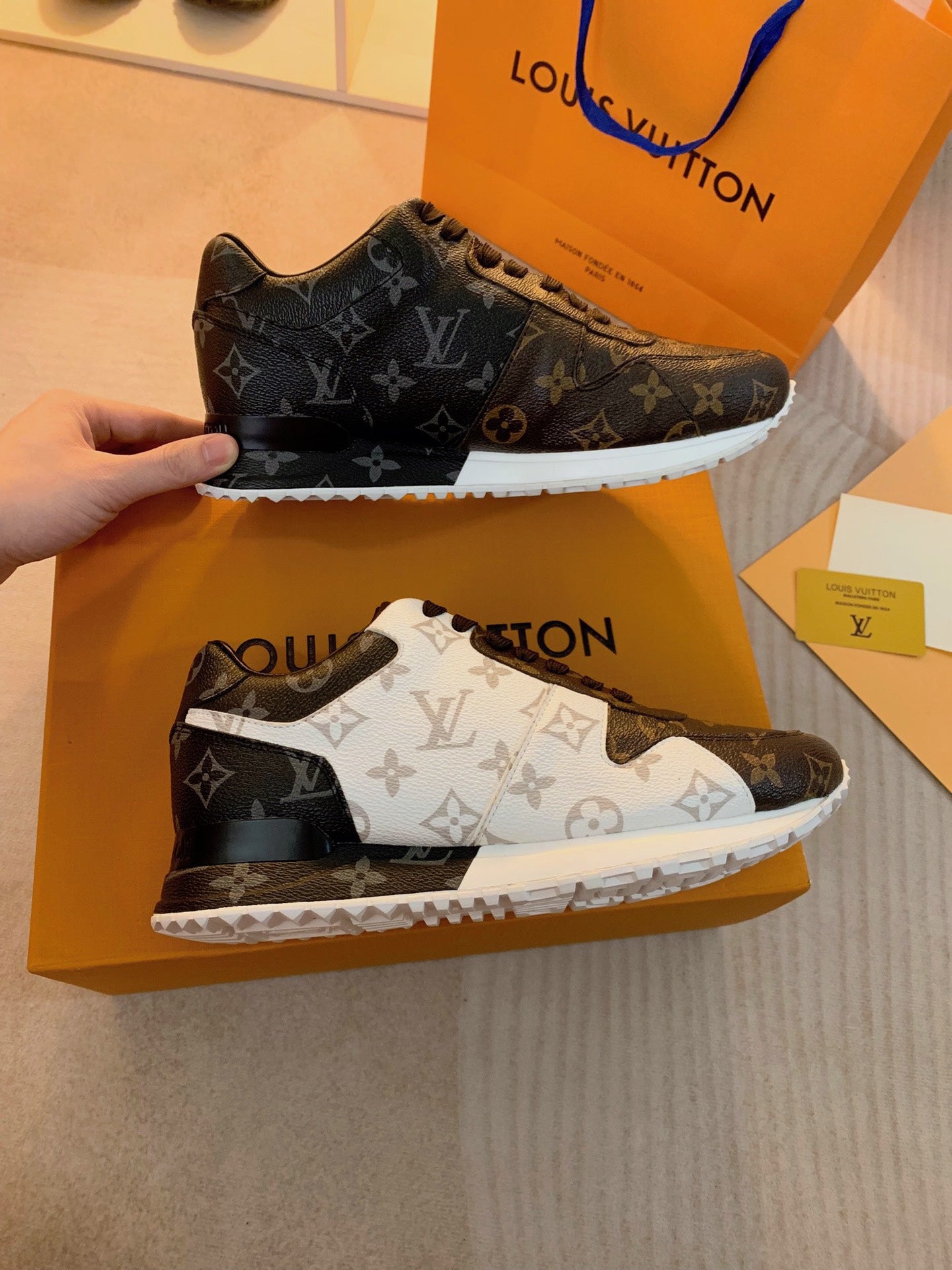 Z2Q95E103  Popular high-quality  shoes